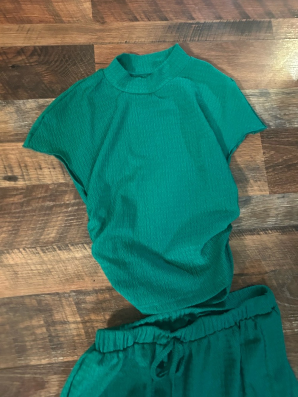 Wide-Leg 2 piece in Emerald Green - Picture 2 of 7